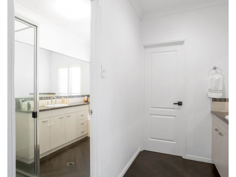 16 Bonsai Court, Glenella QLD 4740