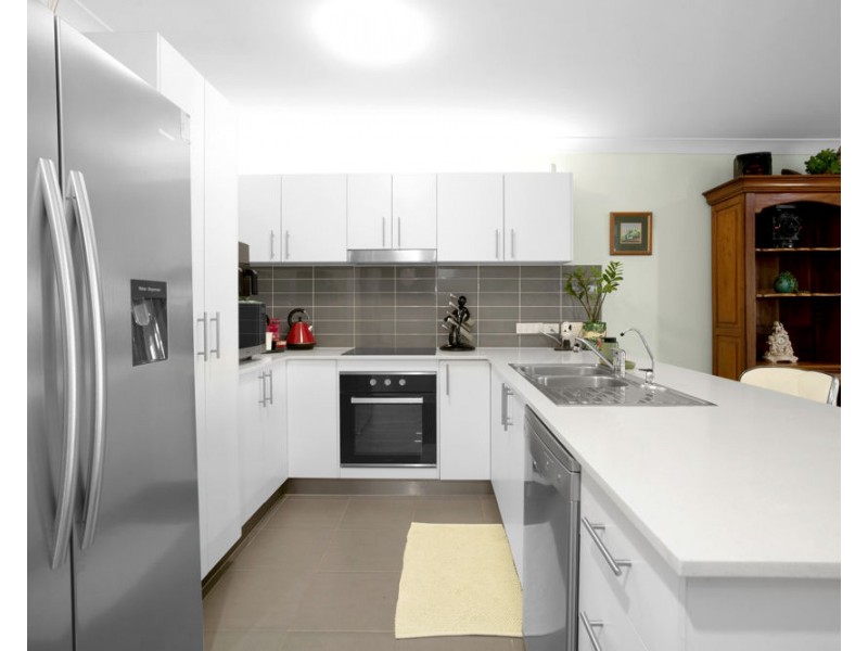 1&2/57 Phoenix Crescent, Rural View QLD 4740