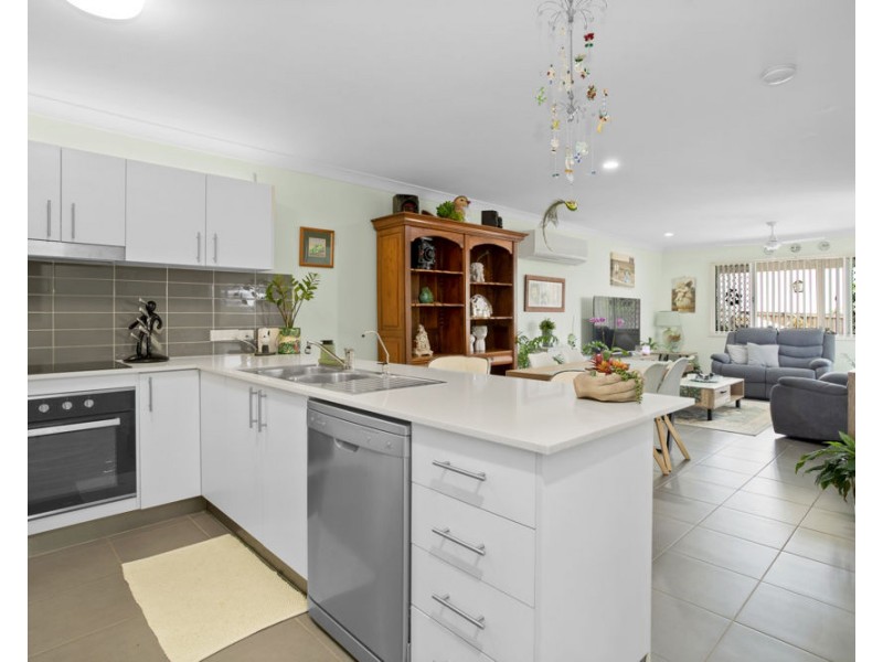 1&2/57 Phoenix Crescent, Rural View QLD 4740