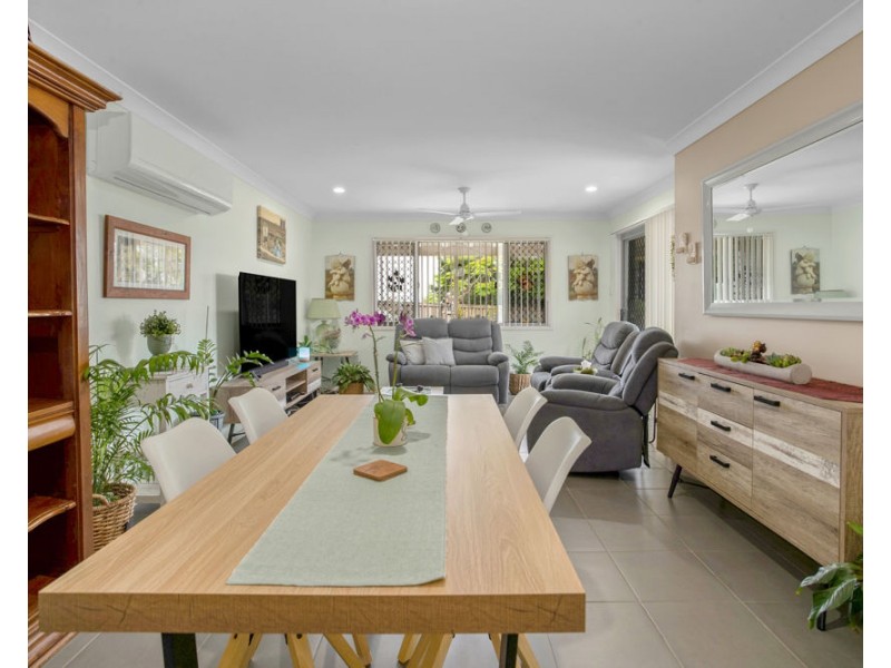 1&2/57 Phoenix Crescent, Rural View QLD 4740