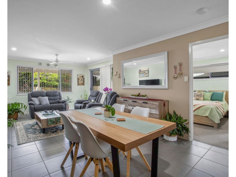 1&2/57 Phoenix Crescent, Rural View QLD 4740