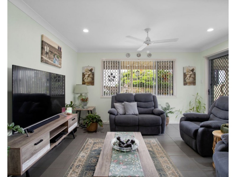 1&2/57 Phoenix Crescent, Rural View QLD 4740