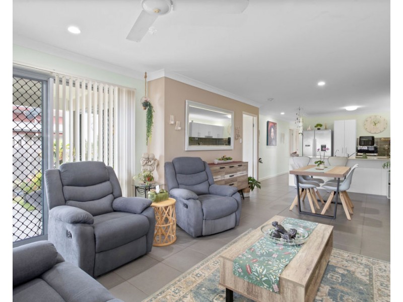 1&2/57 Phoenix Crescent, Rural View QLD 4740