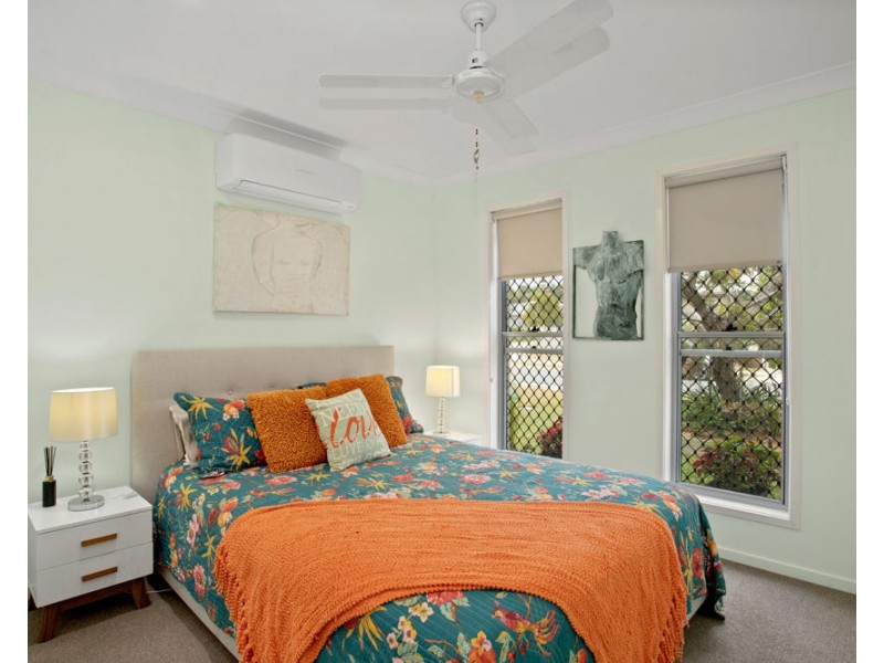 1&2/57 Phoenix Crescent, Rural View QLD 4740