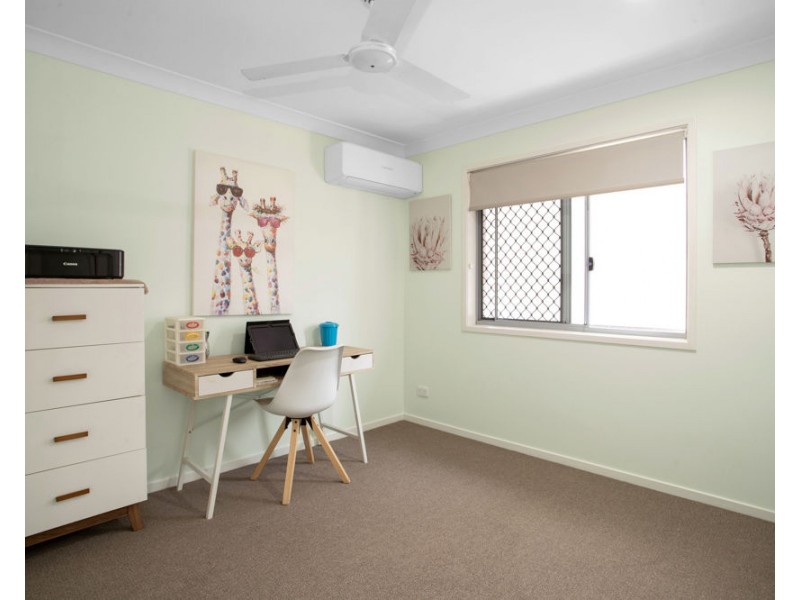 1&2/57 Phoenix Crescent, Rural View QLD 4740