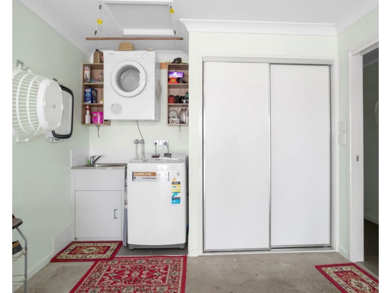 1&2/57 Phoenix Crescent, Rural View QLD 4740