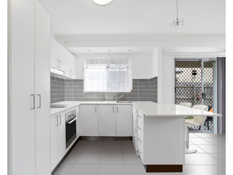 1&2/57 Phoenix Crescent, Rural View QLD 4740