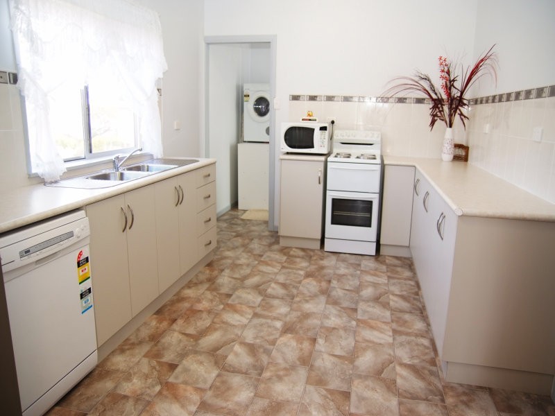 38 Binnington Esplanade, East Mackay QLD 4740
