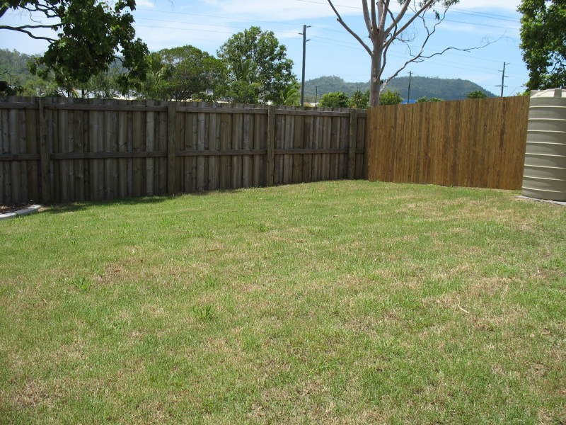 1/ 2, 46 South Molle Boulevard, Cannonvale QLD 4802