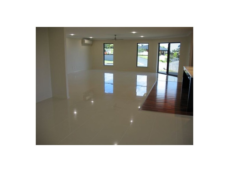 13 Shuttlewood Drive, Mackay QLD 4740