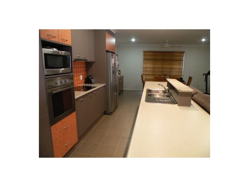 4 Hawkins Street, Bucasia QLD 4750