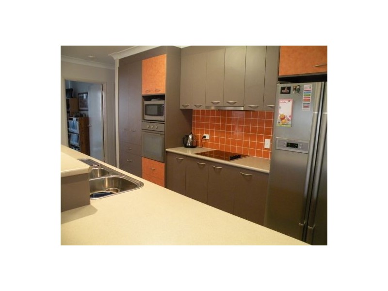 4 Hawkins Street, Bucasia QLD 4750