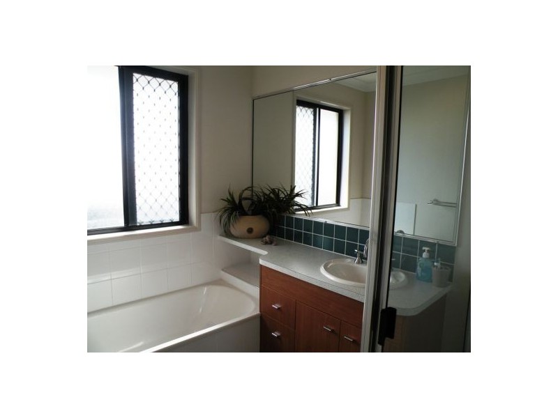 4 Hawkins Street, Bucasia QLD 4750