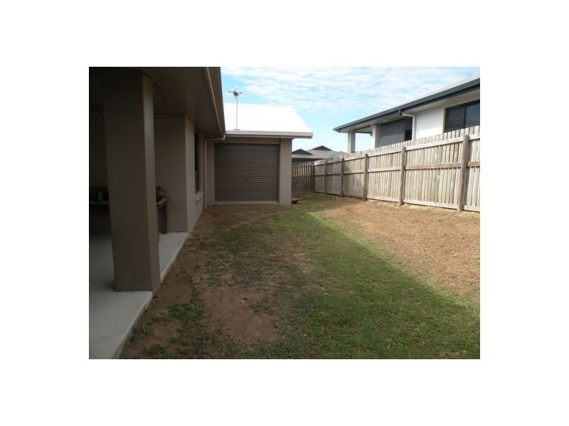 4 Hawkins Street, Bucasia QLD 4750