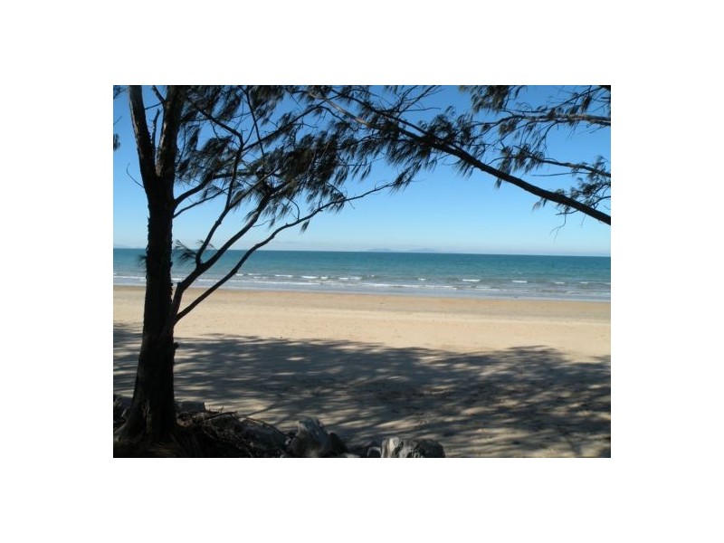 14 Bombo Court, Blacks Beach QLD 4740