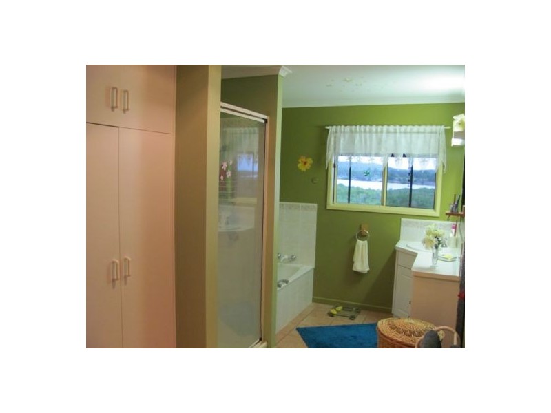 18 Morris Street, Campwin Beach QLD 4737