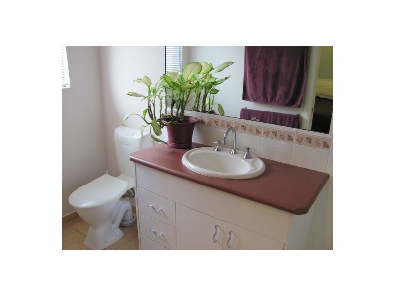 13 Angelina Ave, Glenella QLD 4740