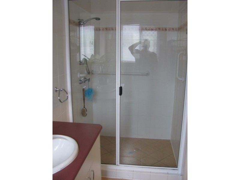 13 Angelina Ave, Glenella QLD 4740