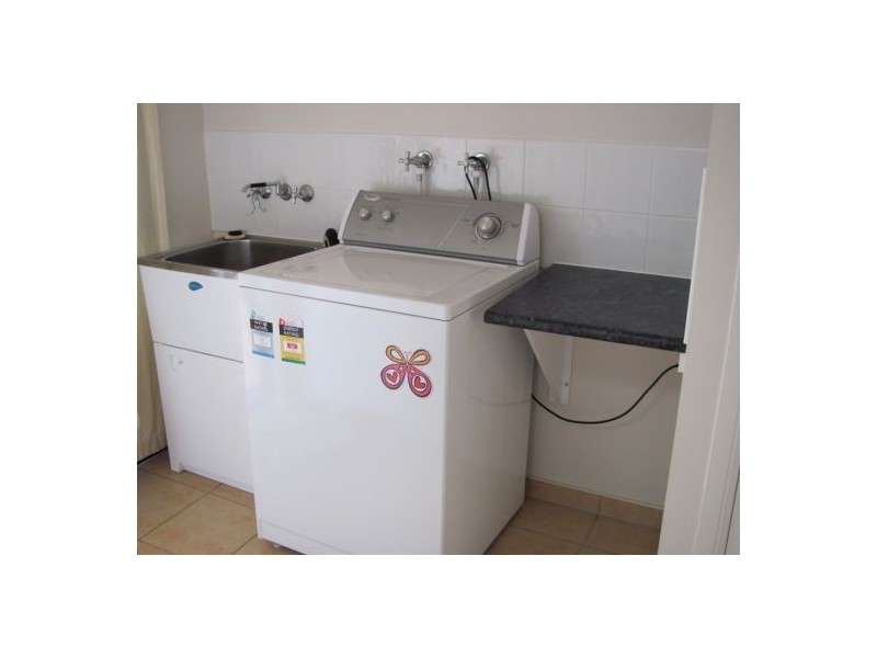 13 Angelina Ave, Glenella QLD 4740