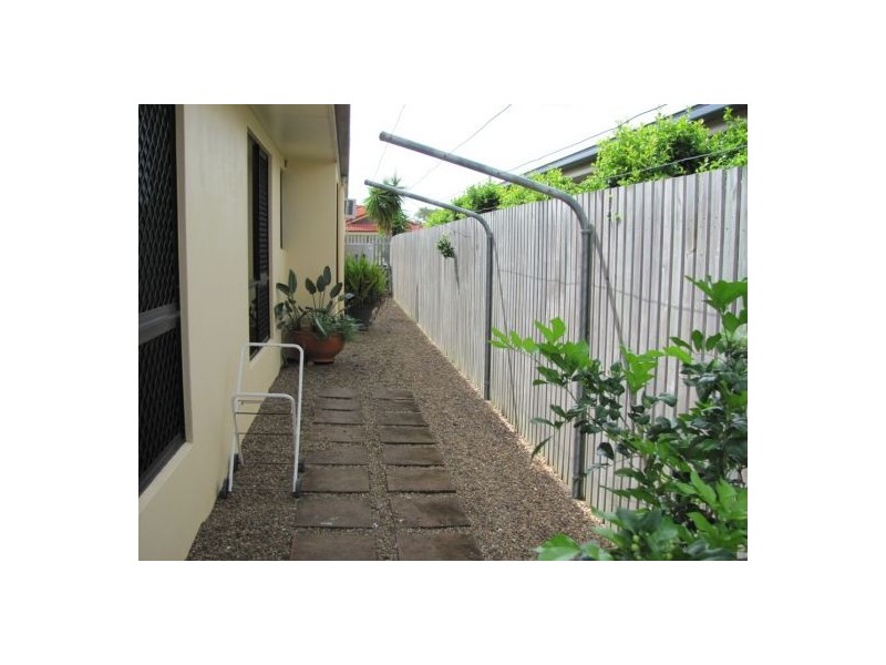 13 Angelina Ave, Glenella QLD 4740