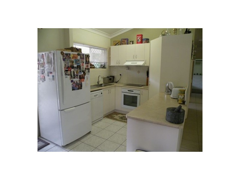 9 Theresa Court, Armstrong Beach QLD 4737