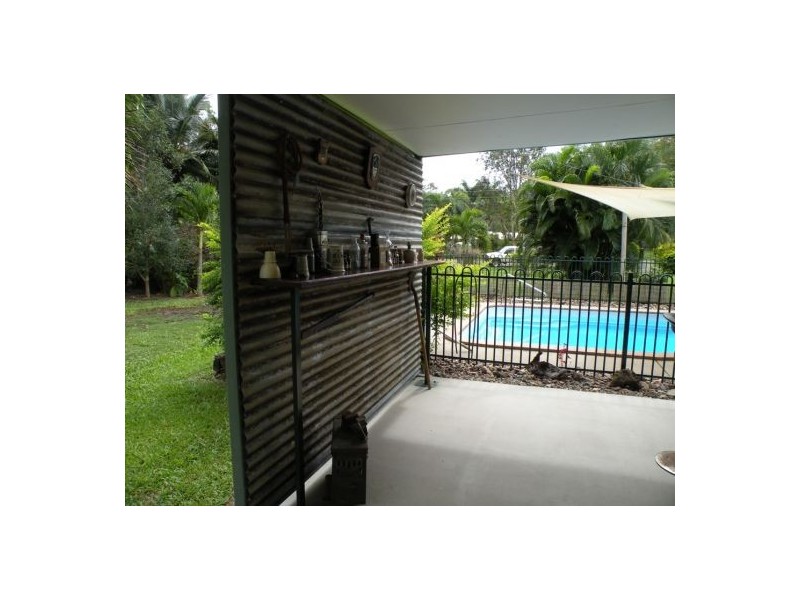 9 Theresa Court, Armstrong Beach QLD 4737