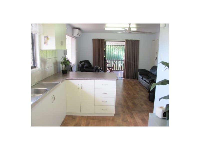 2/11 Stuart Street, Mount Pleasant QLD 4740