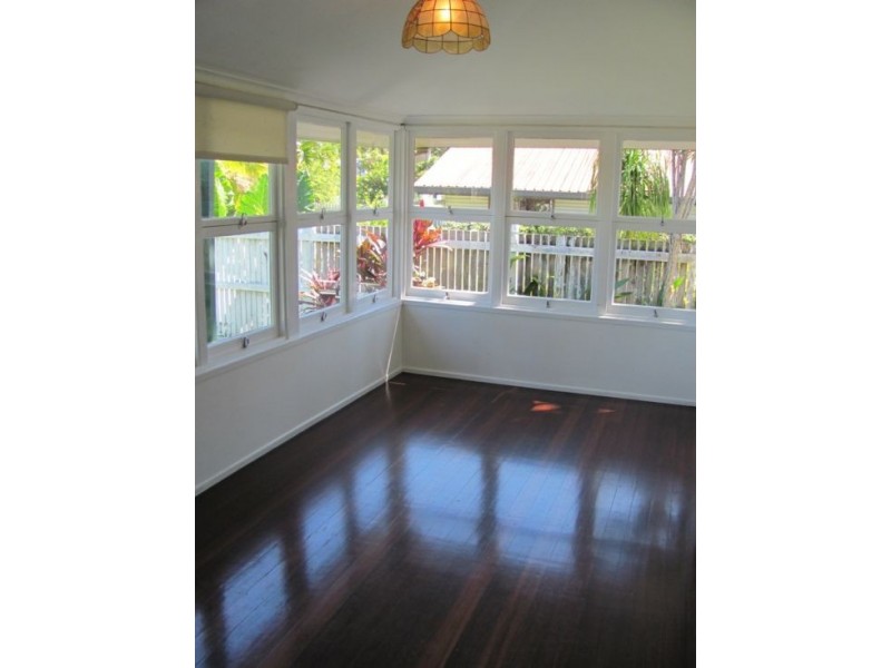 18 Beaton Street, West Mackay QLD 4740