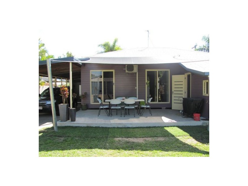 33 Pratt Street, South Mackay QLD 4740