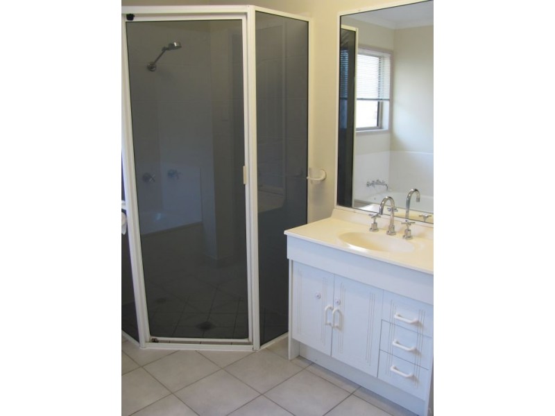 19 Waratah Street, Beaconsfield QLD 4740