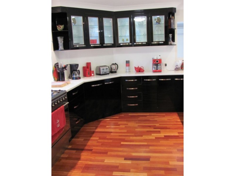 13 Shuttlewood, Richmond QLD 4740