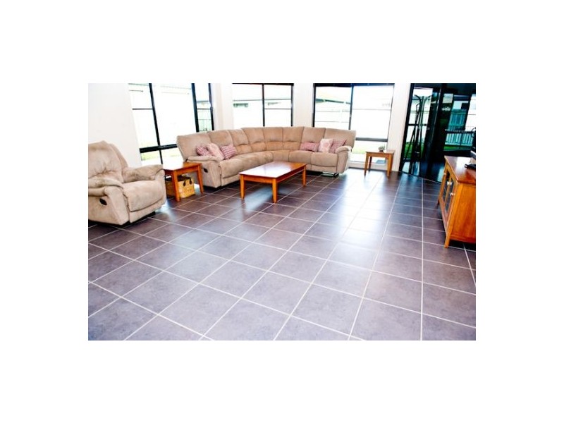 4 Isabella Avenue, Glenella QLD 4740