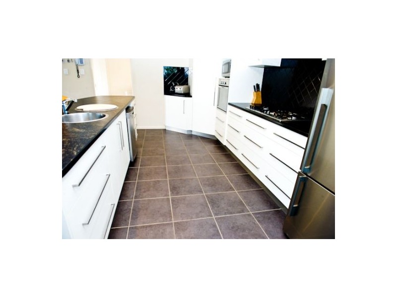 4 Isabella Avenue, Glenella QLD 4740