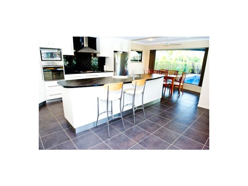 4 Isabella Avenue, Glenella QLD 4740