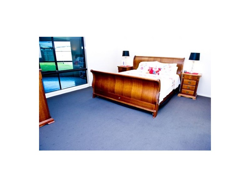 4 Isabella Avenue, Glenella QLD 4740