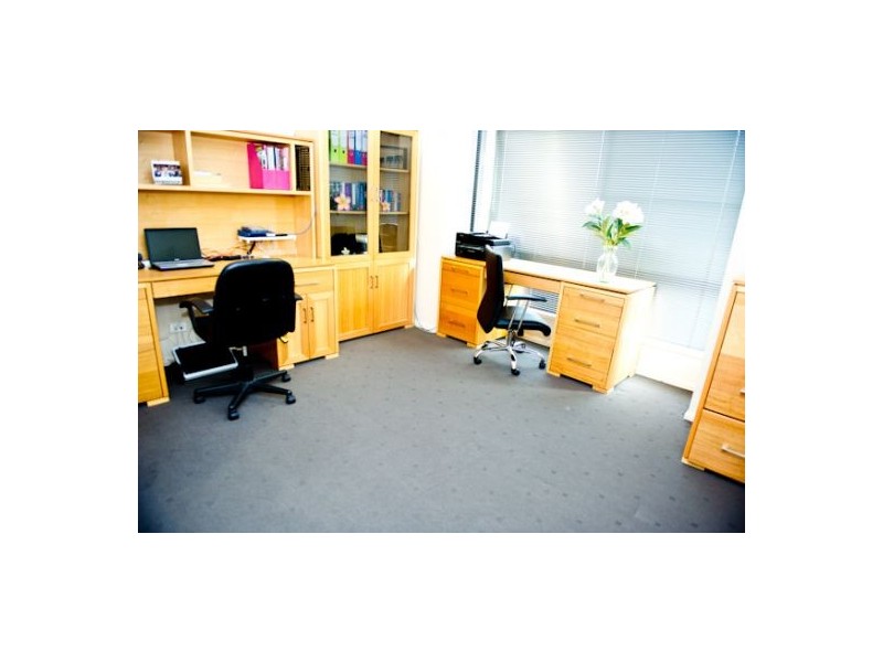 4 Isabella Avenue, Glenella QLD 4740