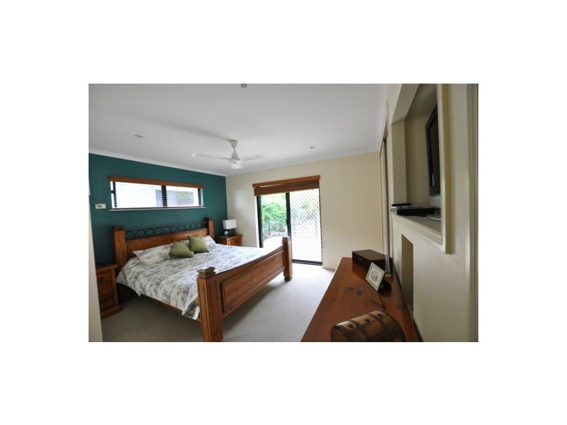 5 Navigator Court, Shoal Point QLD 4750