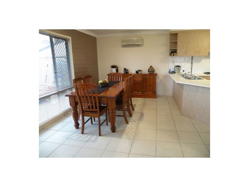 17 Victor Avenue, Glenella QLD 4740