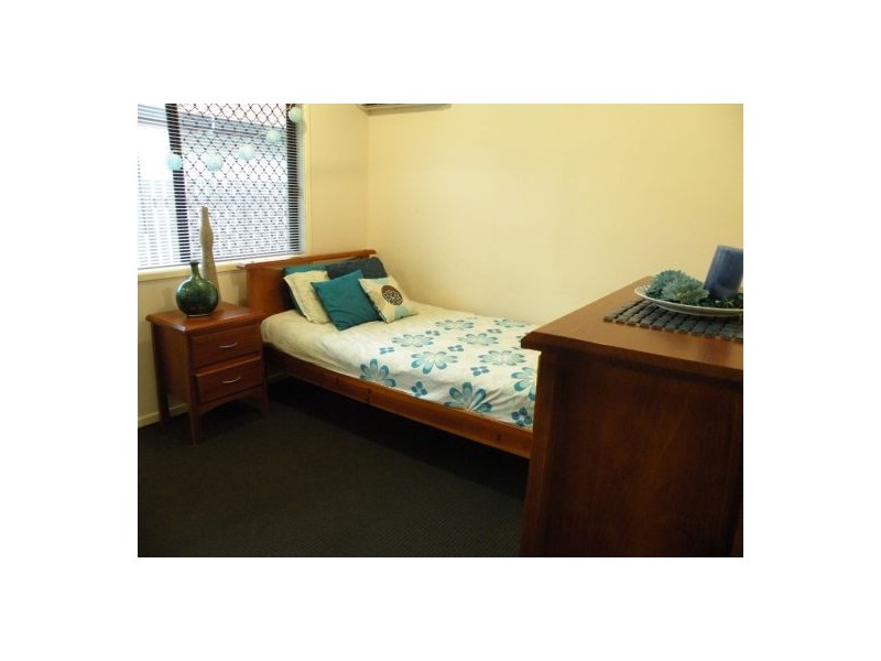 17 Victor Avenue, Glenella QLD 4740