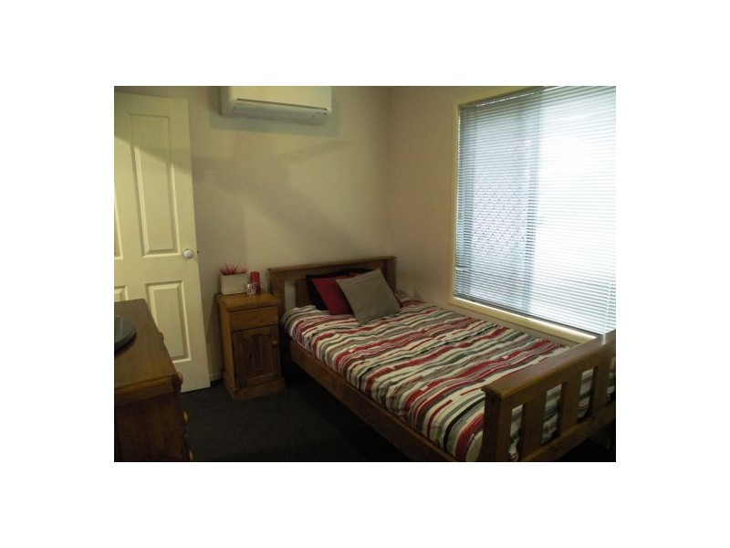 17 Victor Avenue, Glenella QLD 4740