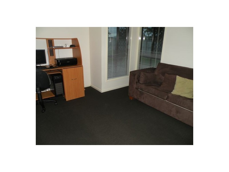 17 Victor Avenue, Glenella QLD 4740