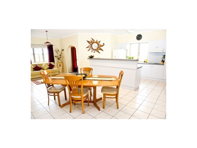 17 Shiral Drive, Beaconsfield QLD 4740