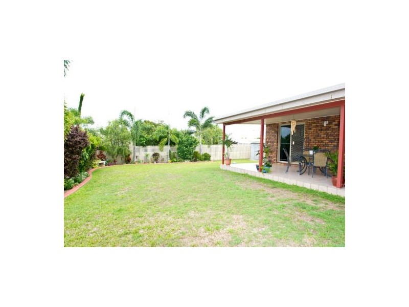 17 Shiral Drive, Beaconsfield QLD 4740