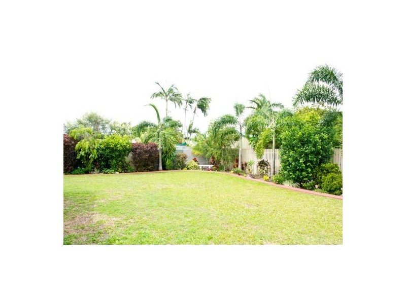 17 Shiral Drive, Beaconsfield QLD 4740