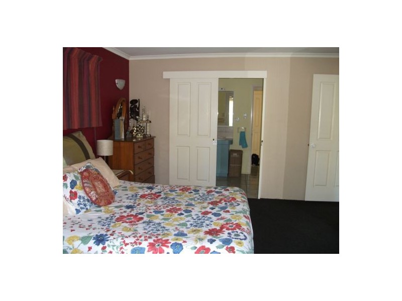 104 Broomdykes Drive, Beaconsfield QLD 4740