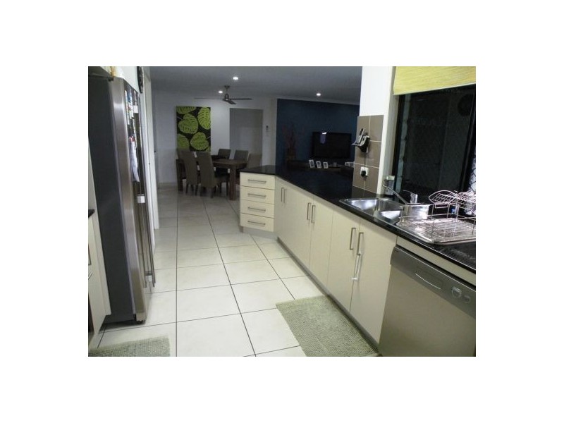 35 Canecutters Drive, Ooralea QLD 4740