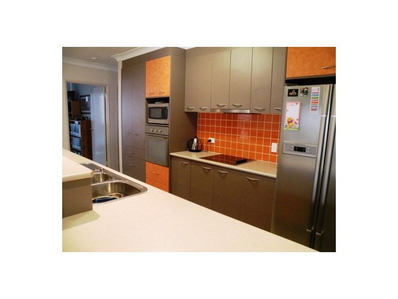 4 Hawkins Street, Bucasia QLD 4750