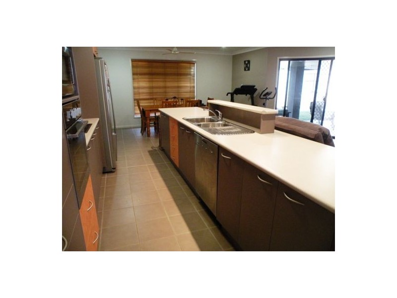 4 Hawkins Street, Bucasia QLD 4750