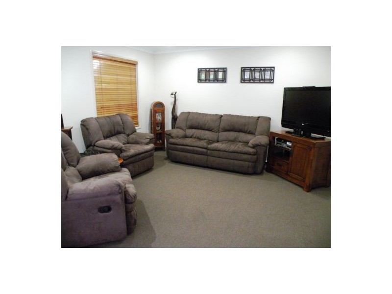 4 Hawkins Street, Bucasia QLD 4750