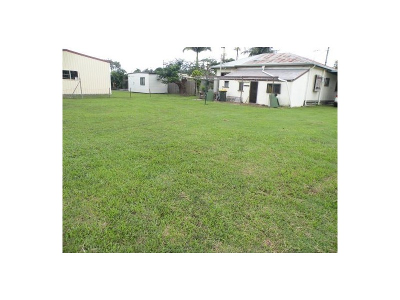 27 Perkins Street, North Mackay QLD 4740
